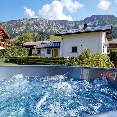 Hotel Bergbuddies - Uebernachtung Inklusive Kostenlosen Bergbahntickets Und Vielem Mehr Bad Hindelang